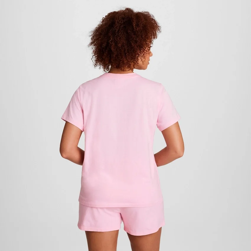 Klassisk T-shirt, ton-i-ton-skrift på venstre bryst